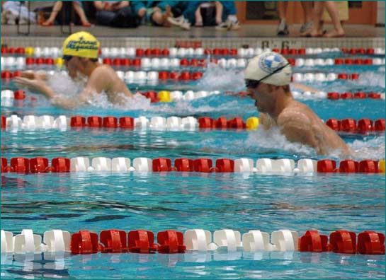 Andrew Carlone out fast to win