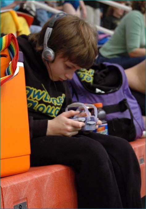 Russell gets his game on
